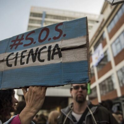 «¡Si hay miseria que se note!»: Convocan a una jornada nacional de lucha en defensa de la ciencia, la tecnología y las universidades