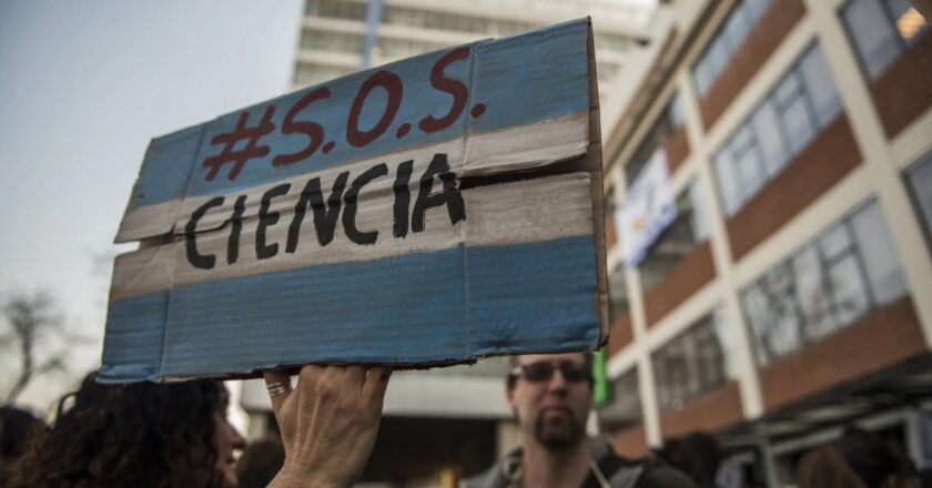 «¡Si hay miseria que se note!»: Convocan a una jornada nacional de lucha en defensa de la ciencia, la tecnología y las universidades