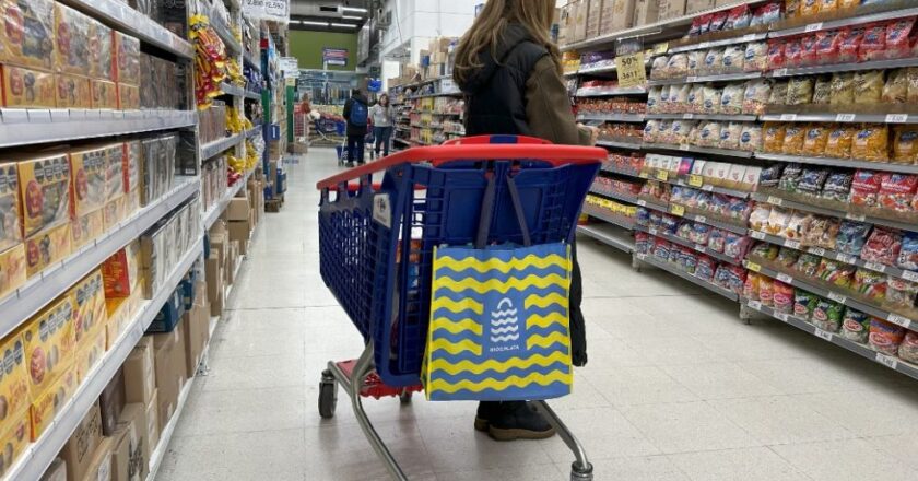 La canasta básica subió un 2,6% en marzo y una familia ya necesita más de $1.430.000 para no ser pobre