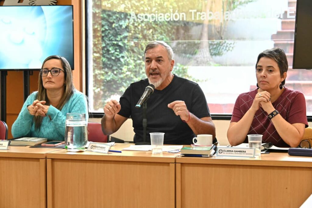 ATE prepara escraches en el Malbrán hoy ante la visita de Adorni: "Están todos sucios y ahora se quieren lavar la cara"