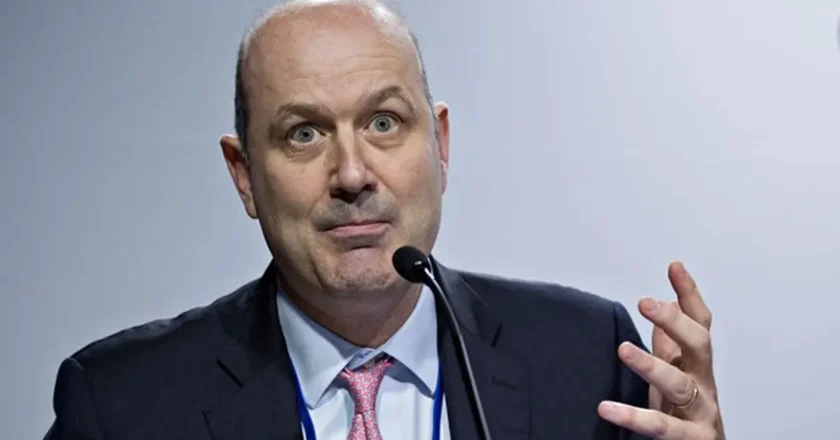 Sturzenegger salió a justificar los despidos en el SMN: “Los millones de dólares que requieren los sueldos del Servicio Meteorológico lo pagan otras familias”