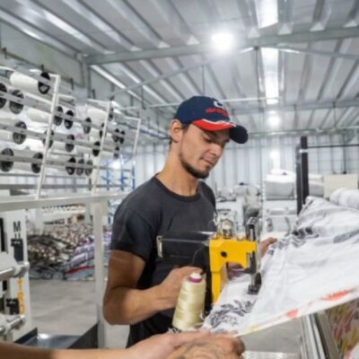 La industria textil en extinción: tocó su piso histórico y ya se perdieron 20.000 empleos en la era libertaria