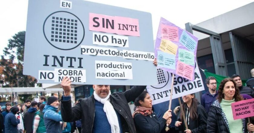 El Gobierno quiere pasar a la ofensiva y denunciará a la junta interna de ATE-INTI por «retención forzada» de autoridades del organismo