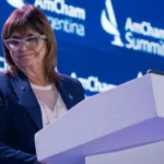 «Armen sindicatos de empresa, contraten con el 70% de descuento», la arenga desesperada de Patricia Bullrich a los empresarios de AmCham