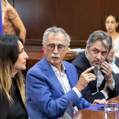 Peligra la entrega de medicamentos oncológicos en el PAMI y en la ANDIS y Salud responsabiliza a «Toto» Caputo por el colapso inminente