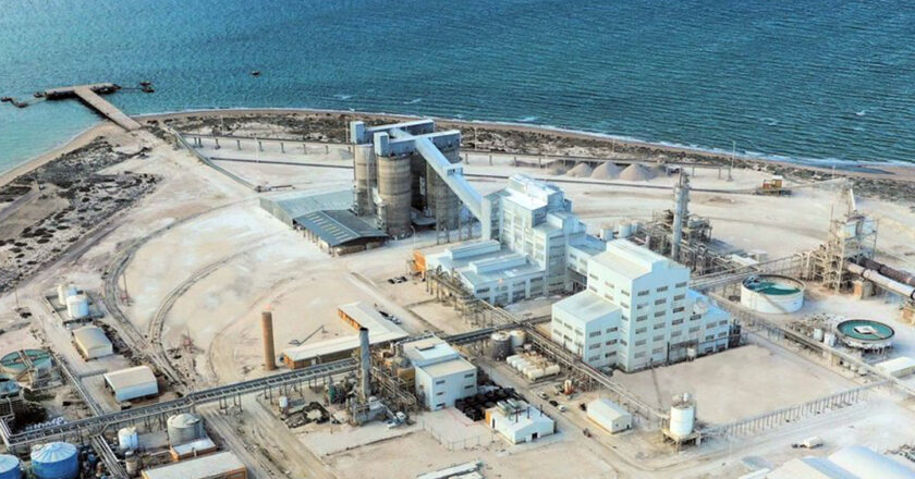 Otra postal del industricidio: ALPAT, la única productora de carbonato de sodio de la región, en crisis por la baja del consumo y la importación indiscriminada