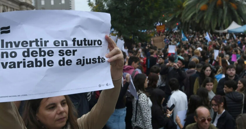 Era Milei: Advierten que 3 de cada 4 docentes universitarios ya debe acudir al pluriempleo para sobrevivir