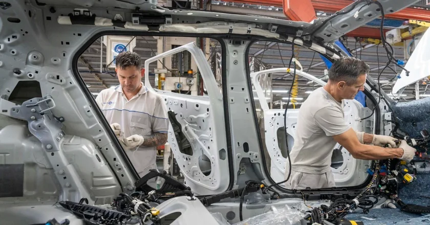Más problemas en Stellantis: frenará su producción por cuatro semanas entre mayo y julio y crece la incertidumbre