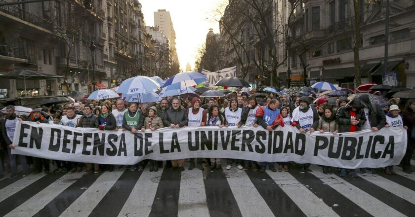 Los rectores de universidades desembarcan en las redes con una campaña para que el gobierno cumpla la ley de financiamiento y envíe los fondos para salarios, becas y presupuesto