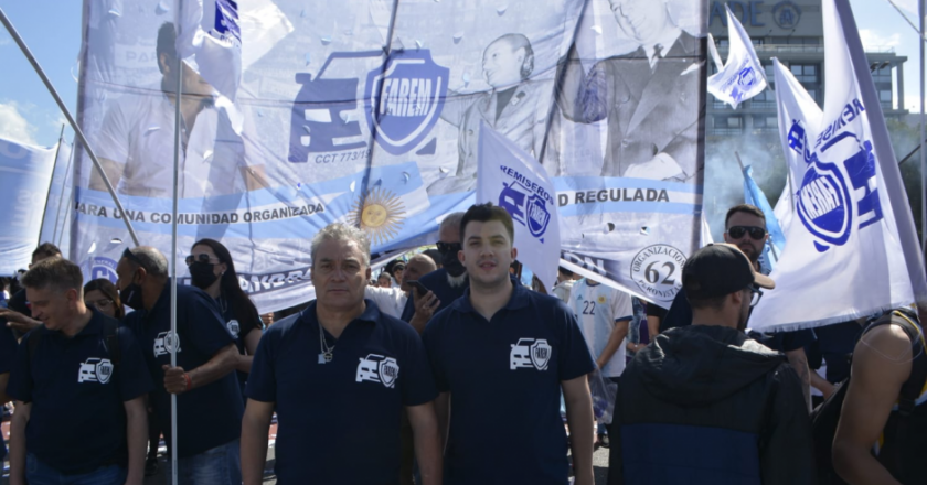 Los remiseros homologan una aplicación con Seguridad y se lanzan a competir con las aplicaciones con «autos habilitados y trabajadores registrados»