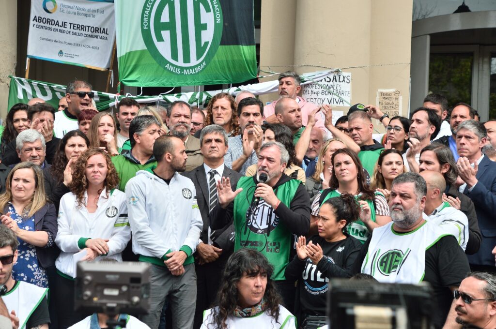 ATE marcha a Plaza de Mayo contra el vaciamiento del sistema público de salud: "Son millones los argentinos que ven vulnerados su derecho humano a la salud"