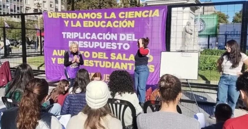 Volvieron las clases públicas para exigir, ahora a los jueces, la implementación de la Ley de Financiamiento Universitario