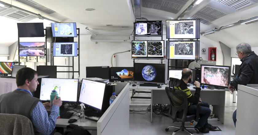 Por los despidos, el Servicio Meteorológico eliminó las observaciones nocturnas en la mitad de sus estaciones y advierten que está en riesgo el tráfico aéreo y marítimo
