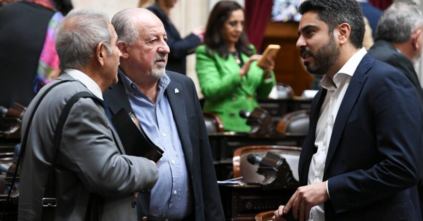 Diputados kicillofistas impulsan una ley para trabajadores de aplicaciones y buscan su réplica en la Legislatura