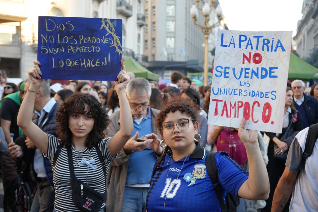 "Con la ciencia y la educación como estandarte": la CGT salió a poner en valor la multitudinaria Marcha Federal Universitaria