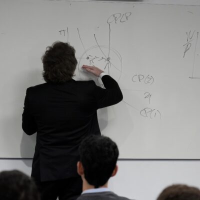 Tras la visita de Javier Milei, los docentes de la Universidad de San Andrés le reclamaron que cumpla con la Ley de Financiamiento Universitario