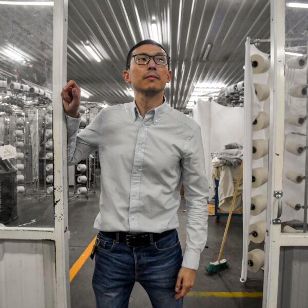 La Textil Amesud, de Yeal Kim, opera a menos del 30% de su capacidad, enfrenta ventas en mínimos históricos y entra en concurso preventivo