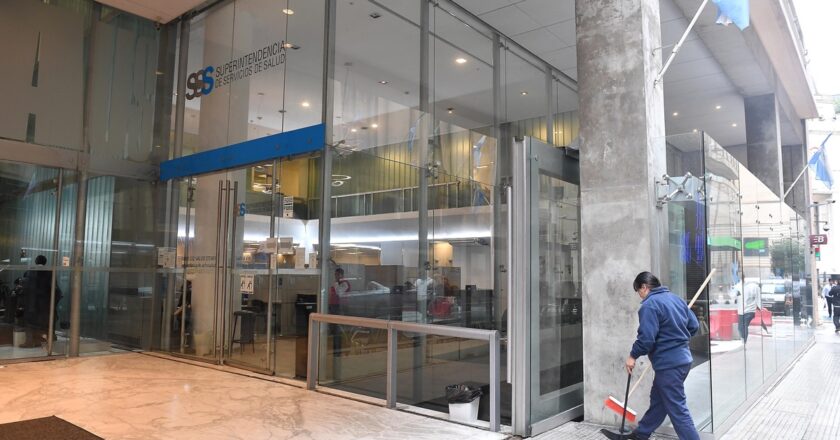 En medio de las denuncias por direccionar negocios vinculados a la salud, el Gobierno profundizó el control sobre cinco obras sociales sindicales