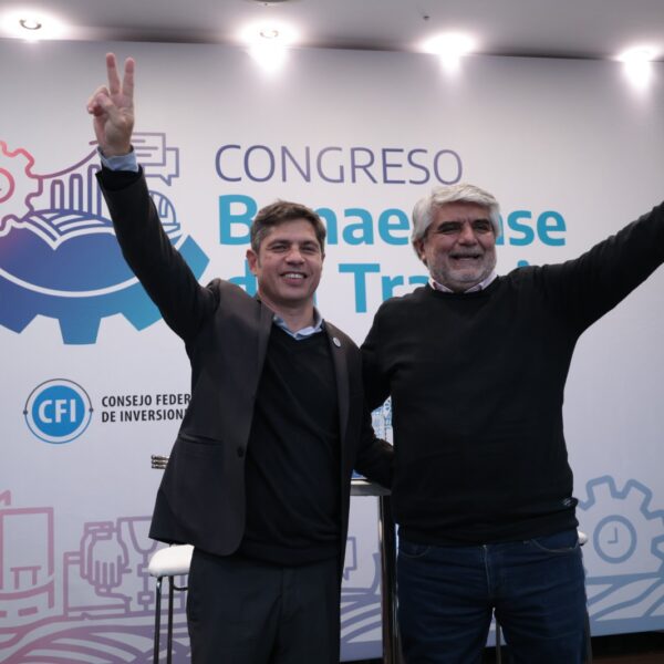 Kicillof y Correa cerraron el Primer Congreso Bonaerense del Trabajo: «Destruir el trabajo formal y los ingresos no son efectos secundarios ni errores de cálculo: son las piezas centrales del modelo económico»