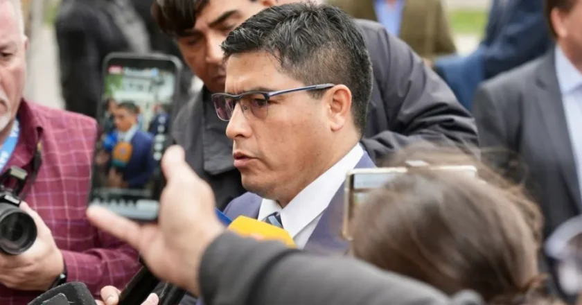 Santa Cruz: Vidal echó a su ministro de Trabajo por presuntos cobros simultáneos por más de $15 millones en un mes