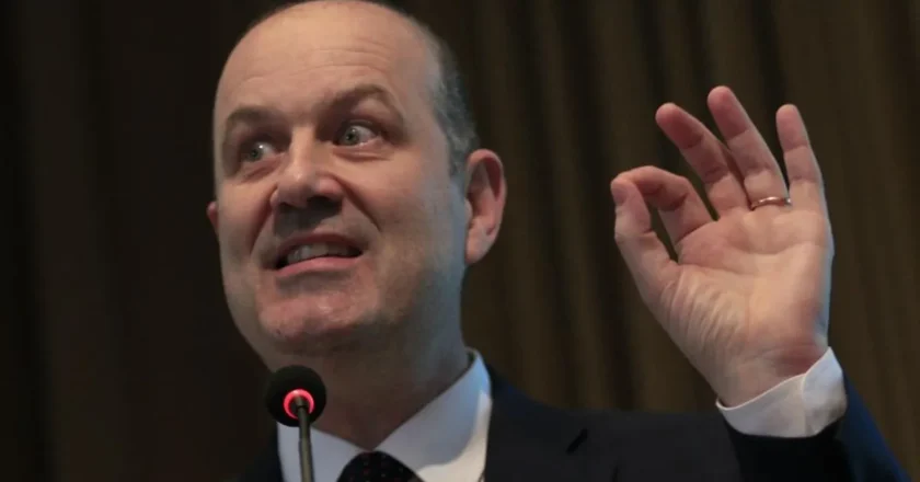 El Consejo Directivo del INTA aprobó el plan de retiros voluntarios diseñado por Sturzenegger para destruir mil empleos más en ciencia y tecnología