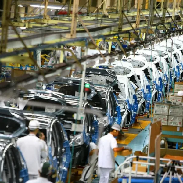 Preocupación para el SMATA: la producción de autos no pudo sostener el repunte en abril y se desplomó 18,6% en el primer cuatrimestre