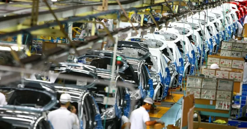 Preocupación para el SMATA: la producción de autos no pudo sostener el repunte en abril y se desplomó 18,6% en el primer cuatrimestre