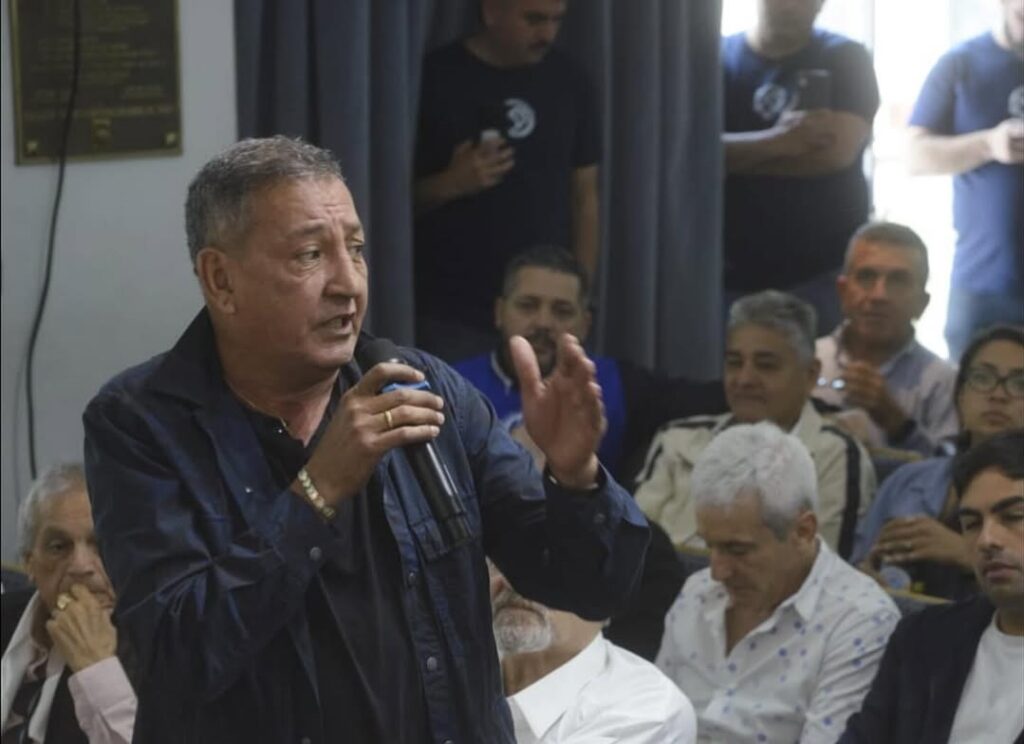 La foto de Maturano en Pilar quebró su sociedad con Fernández, expuso la dispersión en el transporte y empezó a encender alarmas para el Gobierno en un sector clave para el humor social
