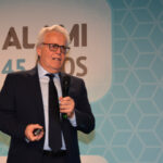 Tras la aparición de sus offshore y el préstamo vip de su hijo, se multiplican los rumores de salida de Claudio Stivelman y los gremios ya se preparan para recibirlo en el llano
