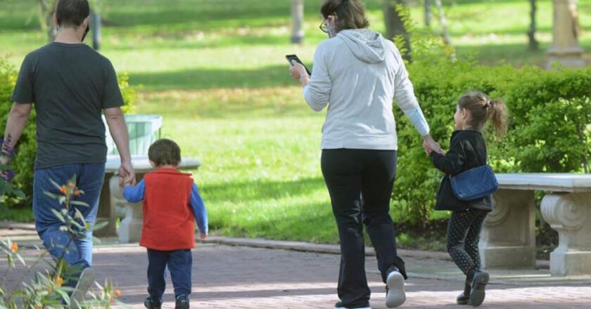 Una familia en la Ciudad de Buenos Aires necesitó casi $2,5 millones en mayo para ser considerada de clase media