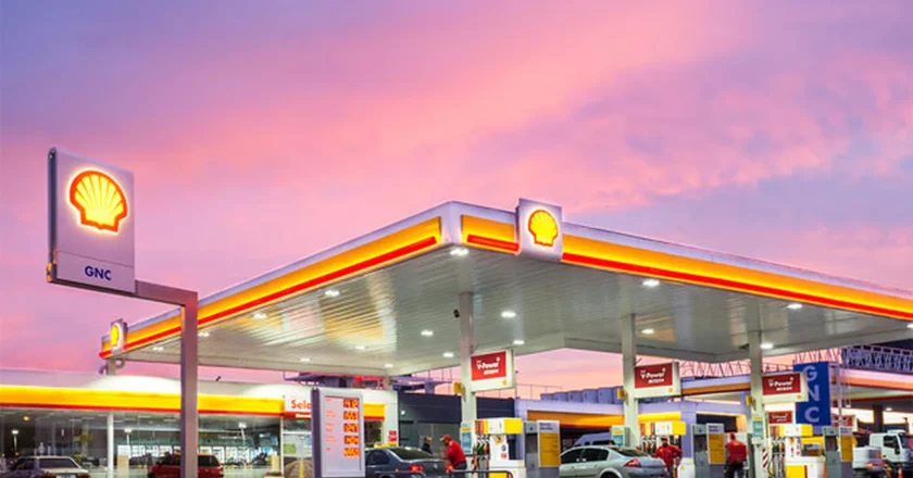 Shell vendió 894 estaciones de servicio a un grupo inversor que preside Manzano y empezaron los rumores del armado de un sindicato de empresa