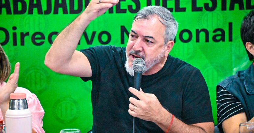 El Gobierno ahora convoca a renegociar los convenios en el Estado y desata la furia de ATE responde: «Chantaje y una extorsión»