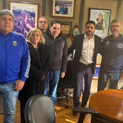 Pablo Moyano recibió a Néstor Segovia, criticó a Jorge Macri por buscar una Reforma Laboral por decreto y desafió: «Si tiene huevos que nos venga a buscar»