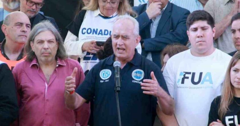 NODOCENTES y docentes celebraron el fallo de la Corte Suprema que obliga al Gobierno a recomponer los salarios y las becas en las universidades: «Luchar sirve»