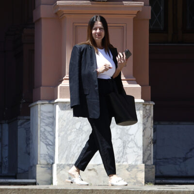 Empiezan a llegar las cédulas de Capital Humano para convocar a gremios y empresarios a discutir los convenios
