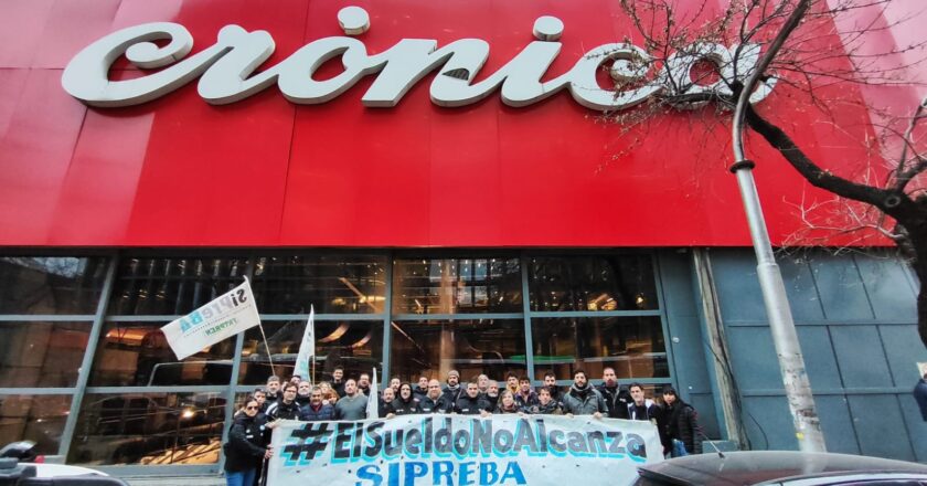 Los grandes medios volvieron a ofrecer salarios por debajo de la canasta básica y los periodistas van a asambleas en las redacciones y una movilización: «Se victimizan y lloran crisis»