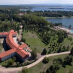 El ocaso del turismo social: trabajadores resisten el abandono y la venta de los hoteles de Embalse