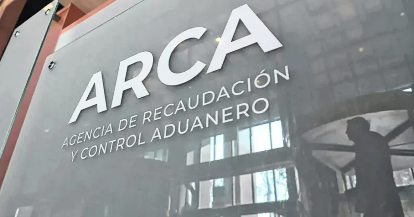 Ahora el Gobierno envía intimaciones a miles de trabajadores porque ARCA detectó inconsistencias en las deducciones de Ganancias