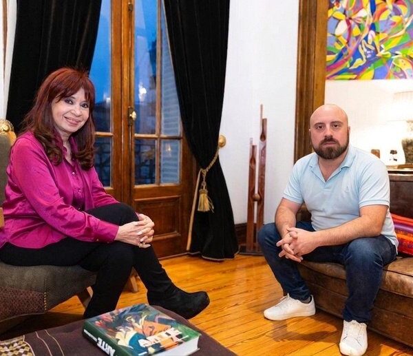 Cristina Kirchner recibió a Mariano Saleh, delegado despedido de Atucha, y denunció «persecución sindical» del gobierno de Milei
