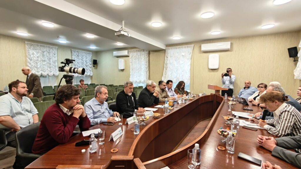 Aguiar viajó a Moscú y se reunió con sindicalistas rusos para acordar estrategias que terminen con las políticas de Milei