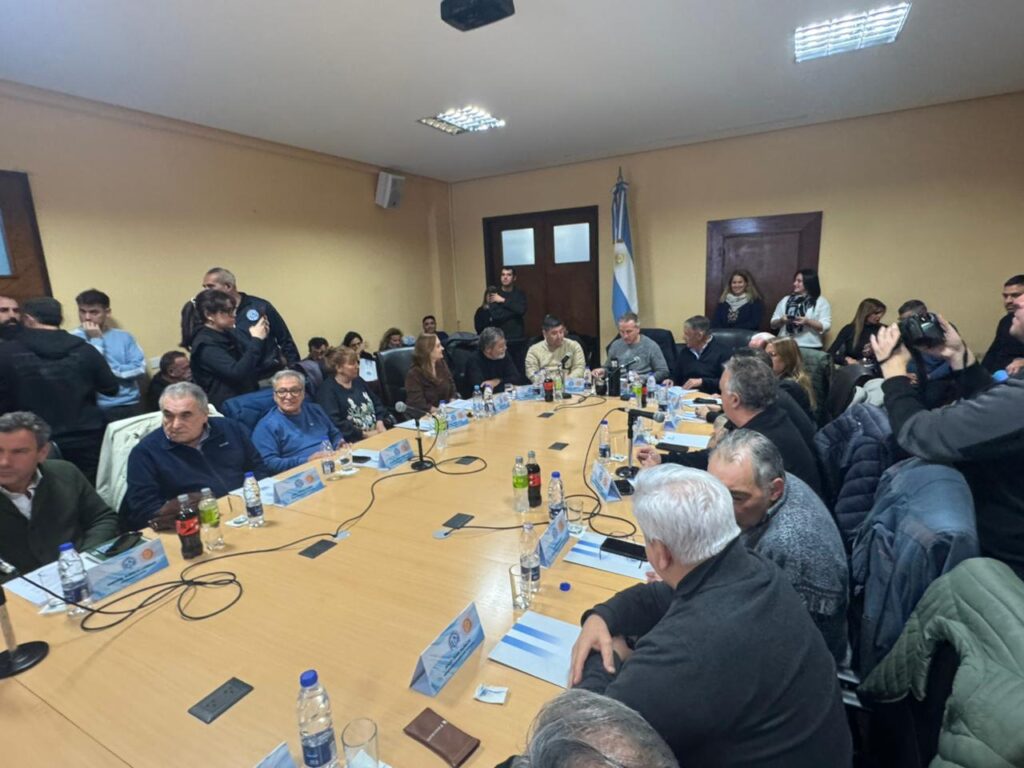 Tras un debate caliente, la CGT resolvió que "iniciará un plan de acción conjunta" contra la política económica de la gestión libertaria con un paro general y una movilización federal