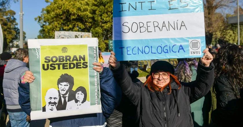 Por temor a escraches en el marco de una protesta de los empleados, la gestión libertaria del INTI levantó las actividades el lunes y mandó a todos a la casa