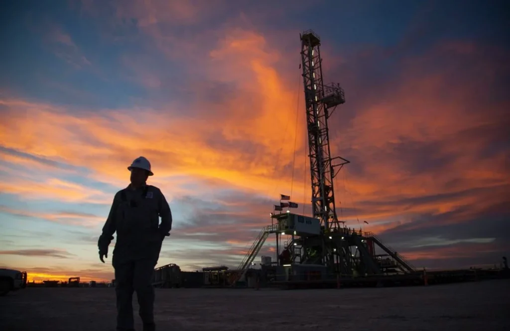 Por falta de acuerdo salarial, Petroleros amenazan con frenar la producción en el corazón del modelo libertario