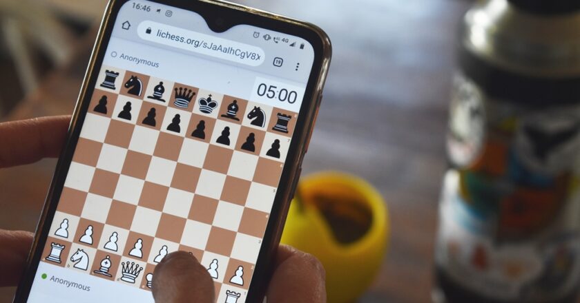 Por qué cada vez más adultos recurren a juegos digitales para desconectarse y estimular la mente