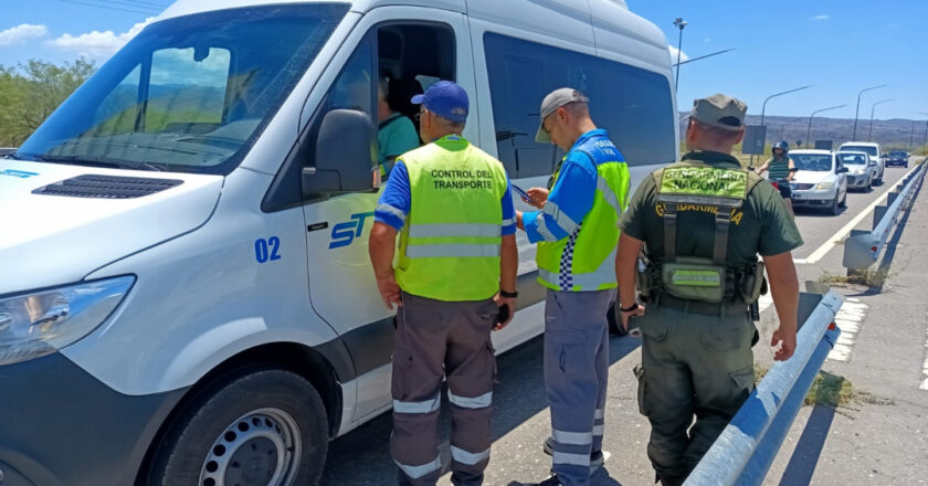 Gendarmería copó las delegaciones de la CNRT y hasta interrogó a los trabajadores y UPCN responsabilizó a Federico Sturzenegger por el maltrato