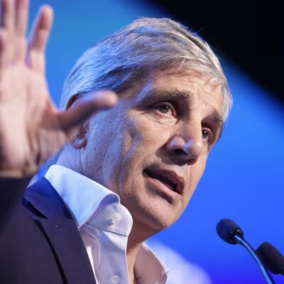 El Gobierno reglamentó el Fondo que le financia los despidos a los empresarios pero prorrogó su entrada en vigencia por pedido del FMI