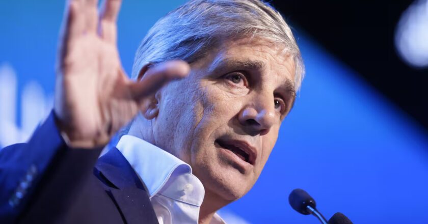 El Gobierno reglamentó el Fondo que le financia los despidos a los empresarios pero prorrogó su entrada en vigencia por pedido del FMI