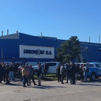 El cierre de la fábrica de baterías Union Bat dejó a más de 100 trabajadores en la calle en Gualeguaychú