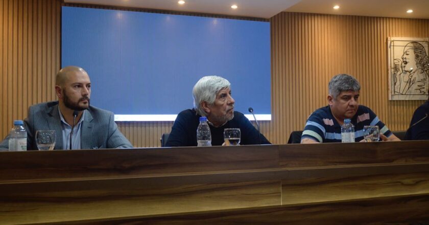 Empujados por la Reforma Laboral, los empresarios del transporte se envalentonan y dicen que desguazarán el convenio colectivo de Moyano