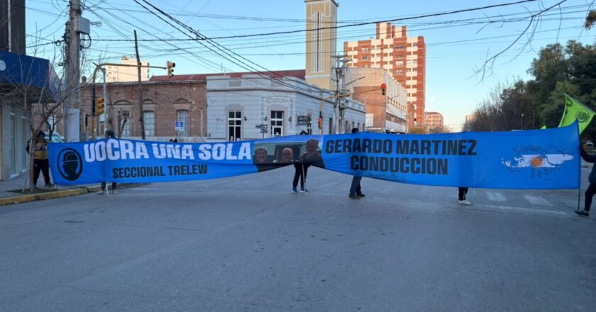 Obreros de la UOCRA Trelew: «Necesitamos cambiar una bolsa de alimento por un puesto de trabajo»
